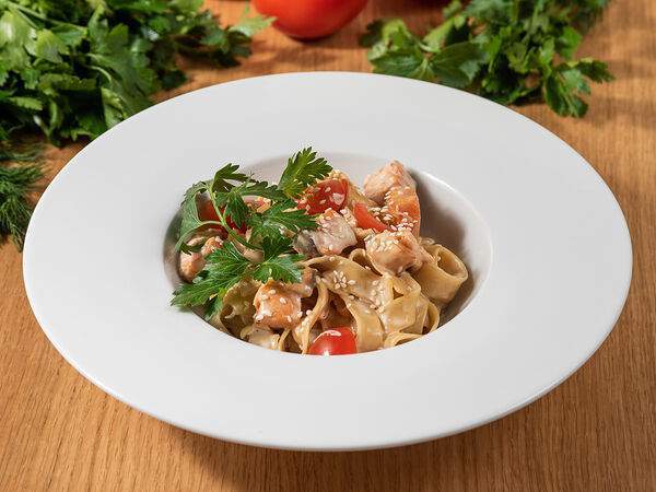 Ресторан Компания - Паста Феттуччине с семгой