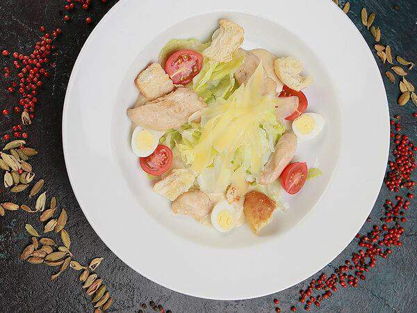 Шале - Салат Цезарь с куриной грудкой