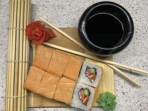 Скушай Суши - Ролл Магуро