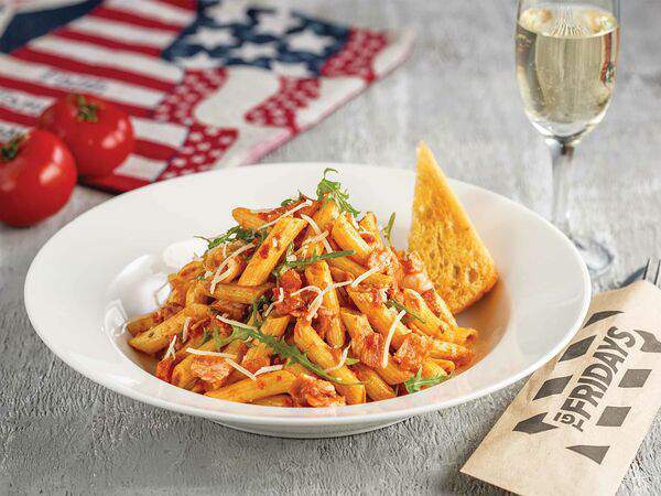 T.G.I. Friday's - Пенне болоньезе с беконом