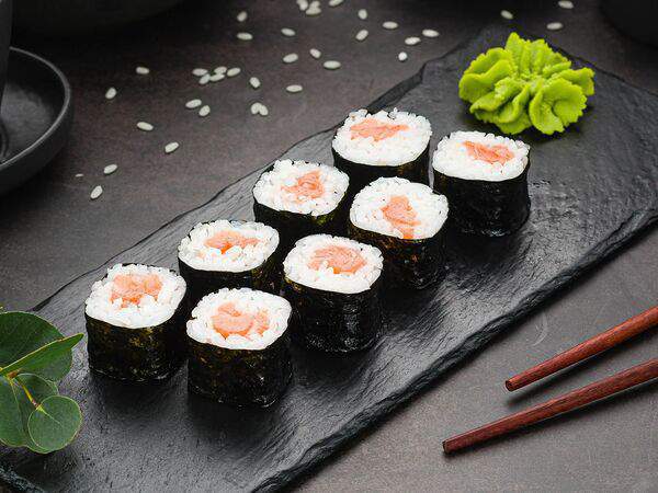 Рыба закусывала - Ролл классический с лососем