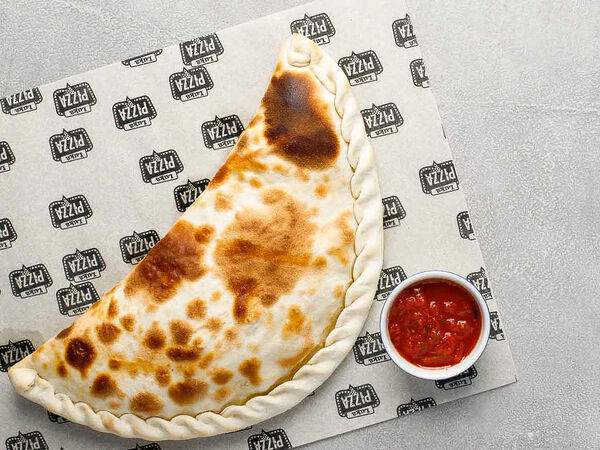 Luka Pizza - Кальцоне с ветчиной и яйцом