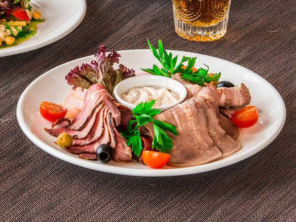 Библиотека №1 - Мясное ассорти с соусом Ремулад