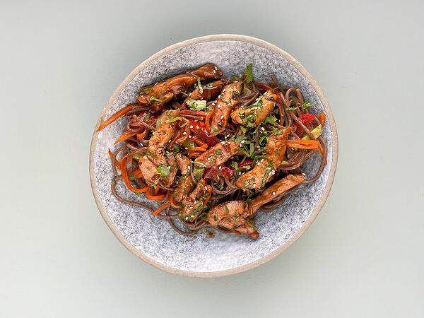 О мой вок! - Гречневая лапша с курицей