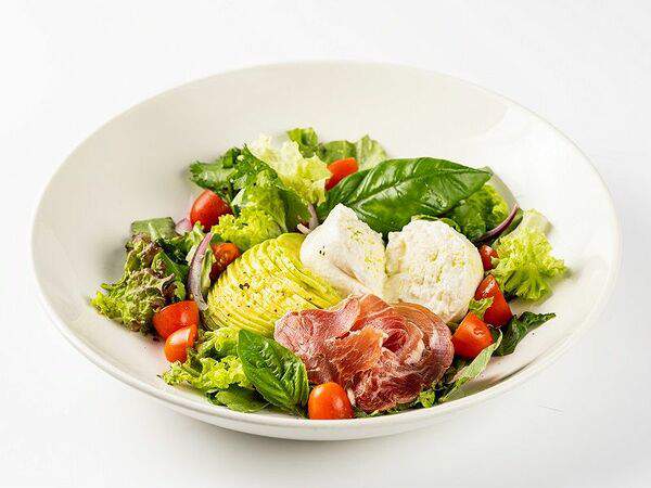АндерСон - Салат с бурратой, авокадо и пармской ветчиной