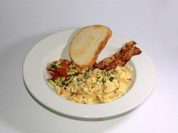 Delivery911 - Скрэмбл с луком и ветчиной