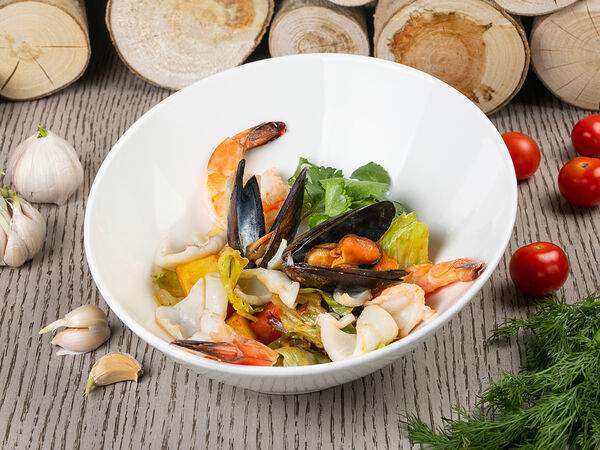 Baranka cafe & bar - Салат Теплый с морепродуктами