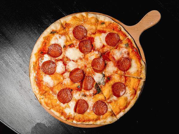 Рубинштейнъ - Пицца Пепперони и моцарелла