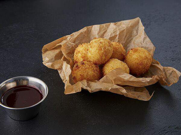 Barcode eda&bar - Сырные шарики с малиновым соусом