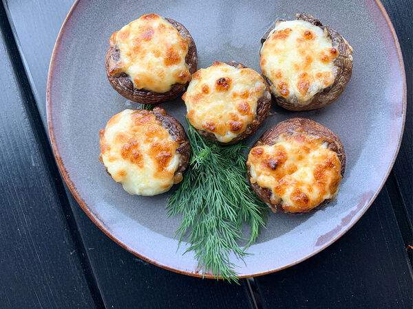 Пекаридзе - Шампиньоны, фаршированные сыром