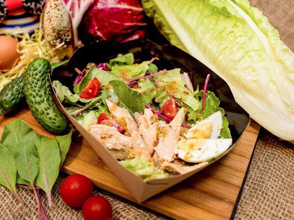 Зерно - Салат с лососем и яйцом