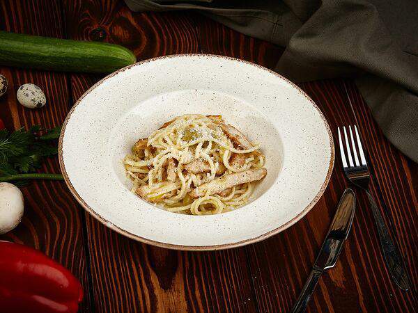 Вершина - Паста с курицей и оливками