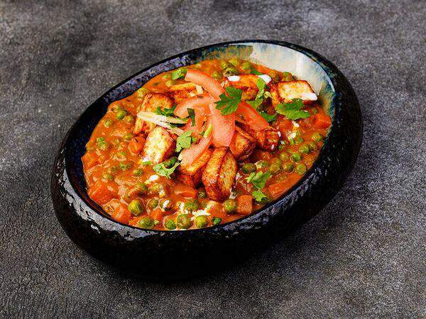 Sushi & More - Тушеный горох с сыром в индийском соусе