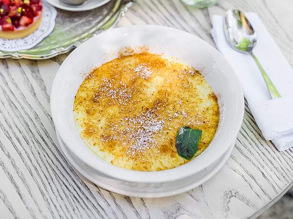 Хлебная Лавка - Манная каша с жареным бананом и ореховой гранолой