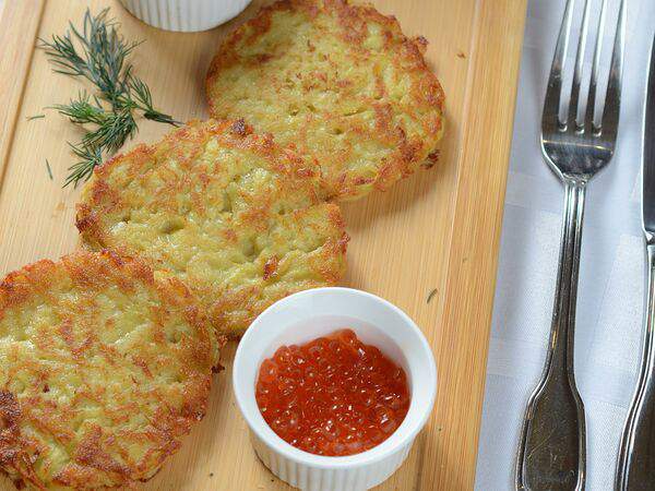 Матрёшка - Домашние блинчики с красной икрой и сметаной
